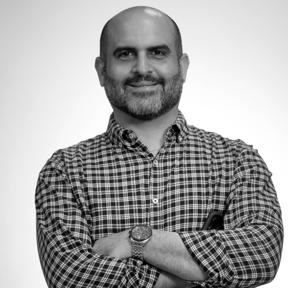 Foto de R. Luquis, fundador de Alterno Agency