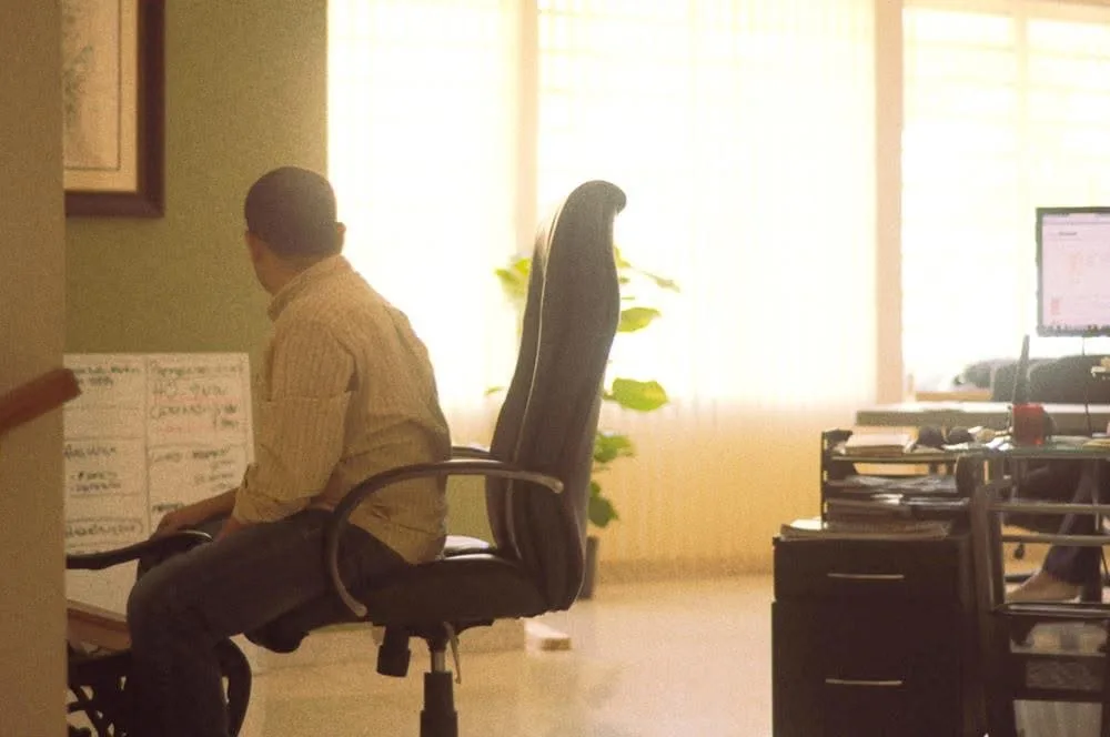 Escena documental del trabajo cotidiano de Alterno en 2012